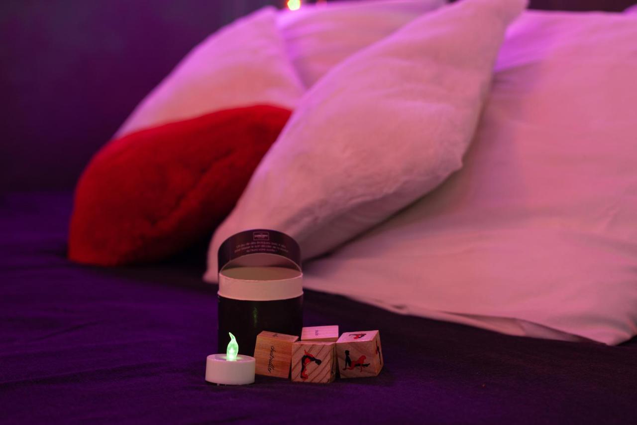 Love Room Avec Balneo Toulon Exterior foto